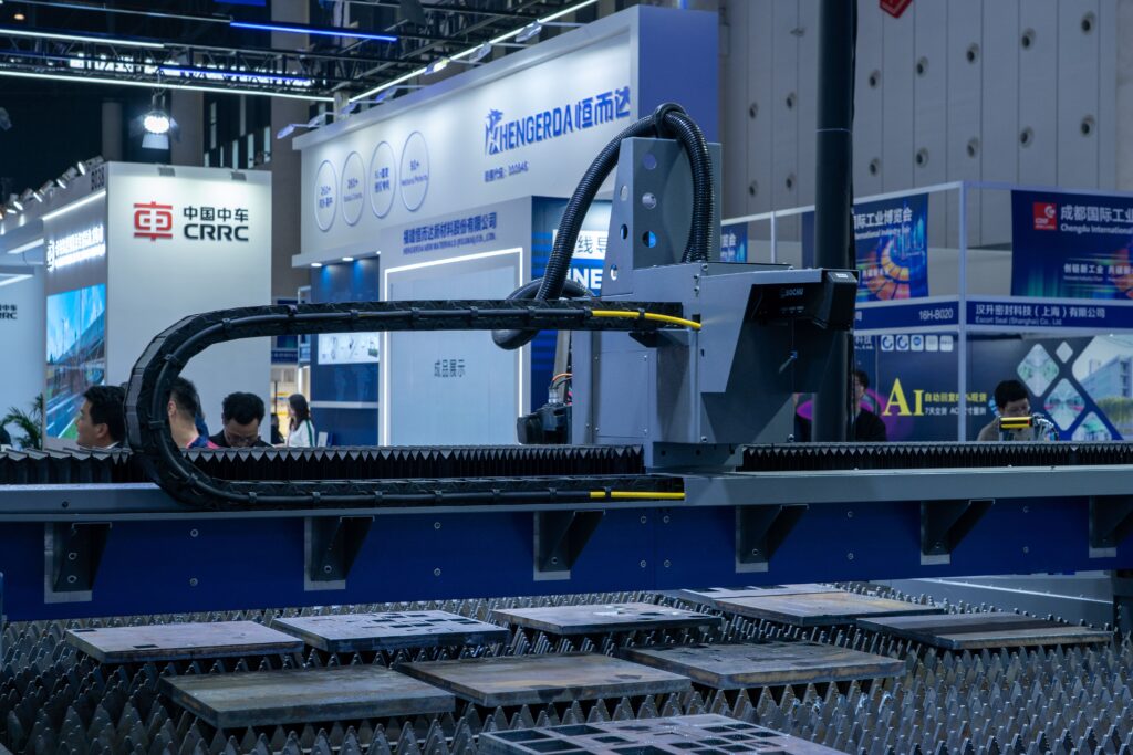 Marketing fieristico B2B: stand di un'azienda manifatturiera in fiera